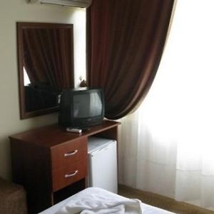 Standard Zimmer mit Kingsize-Bett